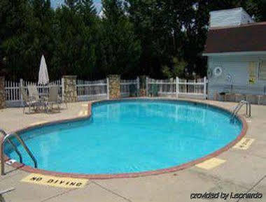 Knights Inn Norcross Bagian luar foto